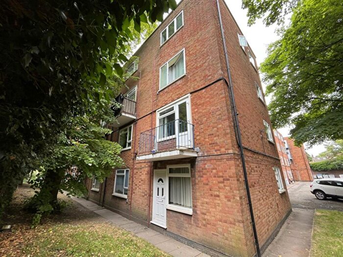 Flat To Rent In Viceroy Court, High Street South, Dunstable, LU6