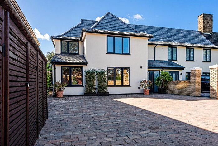 2 Bedroom Flat For Sale In Martin Way, Wimbledon Chase, SW20
