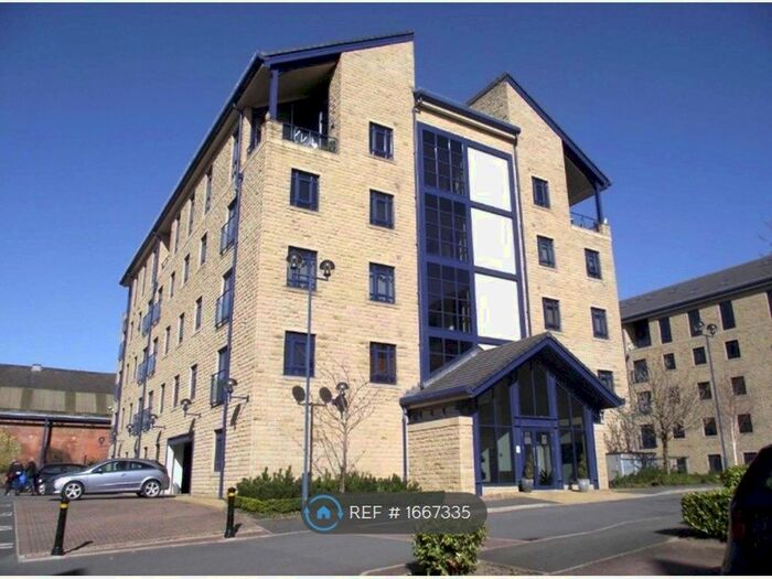2 Bedroom Flat To Rent In Equilibrium, Lindley, Huddersfield, HD3
