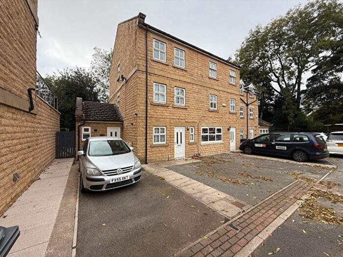 4 Bedroom Semi-Detached House For Sale In Wellfield Mews, Staincliffe, Dewsbury, WF13