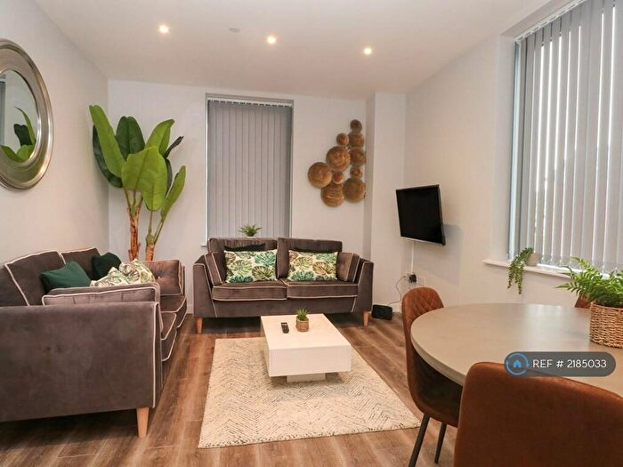 2 Bedroom Flat To Rent In Tudor Place, Waterloo, Liverpool, L22