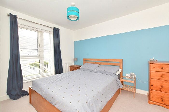 3 Bedroom Detached House For Sale In William Penn Way, Chichester, West Sussex, PO19