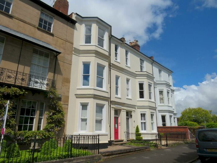 1 Bedroom Apartment To Rent In Newbold Terrace East, Leamington Spa, CV32