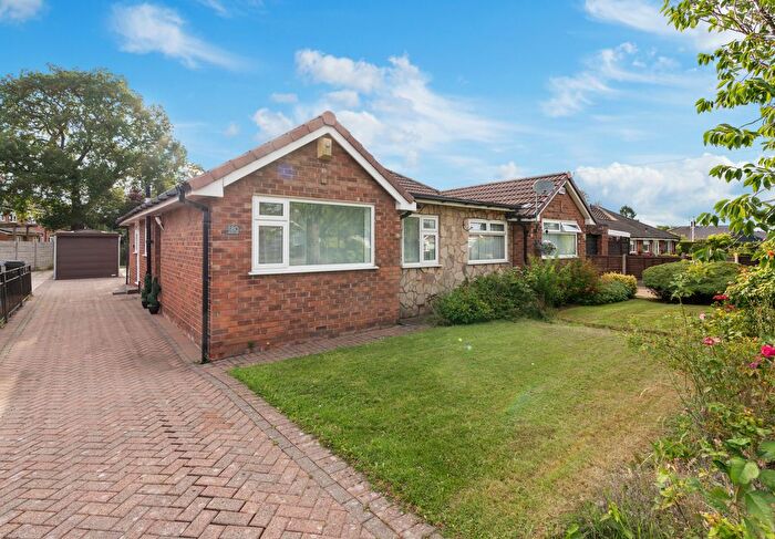 3 Bedroom Bungalow For Sale In Queensway, Heald Green, SK8