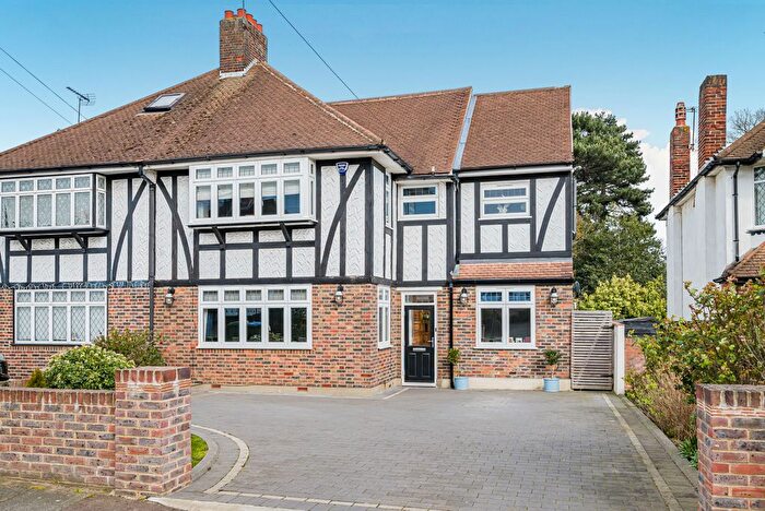 4 Bedroom Semi Detached House For Sale In Riefield Road, Eltham Heights, SE9