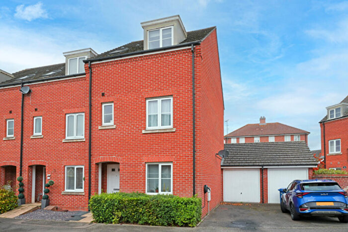4 Bedroom End Of Terrace House For Sale In Kitten Close, Haverhill, Suffolk, CB9