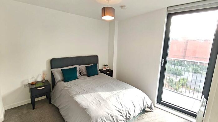 2 Bedroom Apartment To Rent In Vox, M15