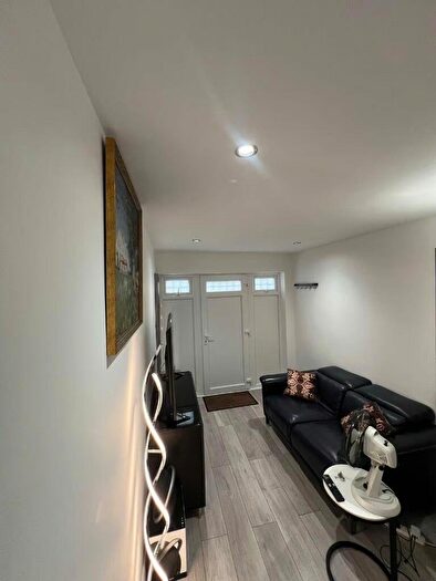1 Bedroom Apartment To Rent In Springfield Mount, London, NW9