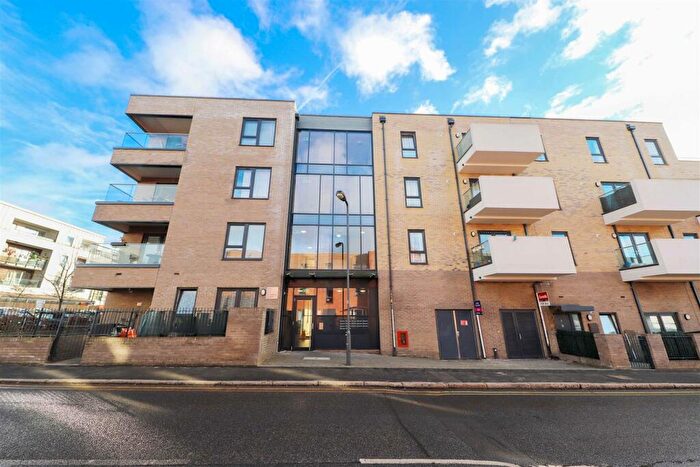 2 Bedroom Flat For Sale In Tranquil Lane, Harrow, HA2