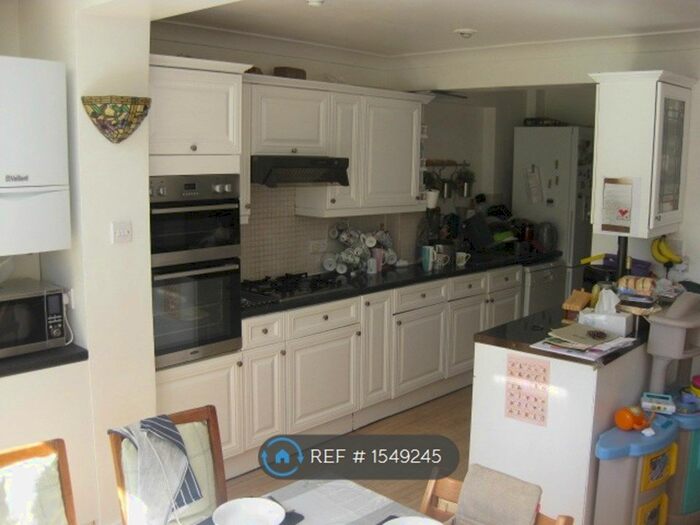 4 Bedroom Semi-Detached House To Rent In Netherwoods Road, Oxford, OX3