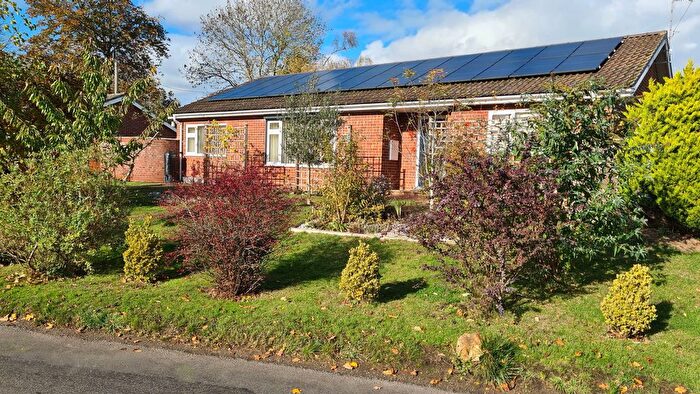 3 Bedroom Bungalow For Sale In Snow Street, Roydon, IP22