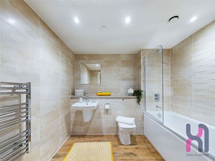 1 Bedroom Flat To Rent In Pomona Strand, Old Trafford, M16