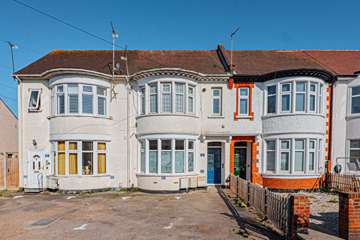 1 Bedroom Maisonette To Rent In Bournemouth Park Road, Southend-on-sea, SS2