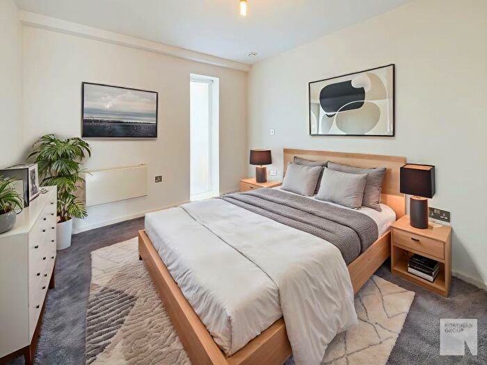 2 Bedroom Apartment To Rent In Apt .:: Ice Plant, M4