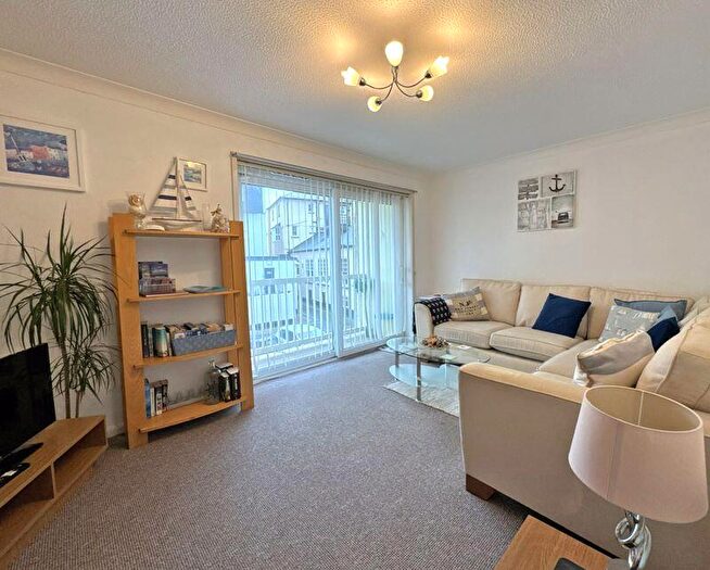 1 Bedroom Flat For Sale In Western Court, Sidmouth, EX10