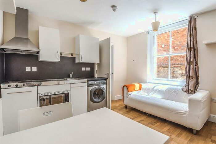 1 Bedroom Apartment To Rent In Banbury Road, Summertown, OX2