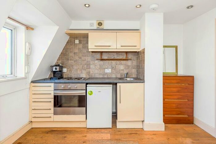 1 Bedroom Flat To Rent In Kentish Town Road, Camden Town, NW1