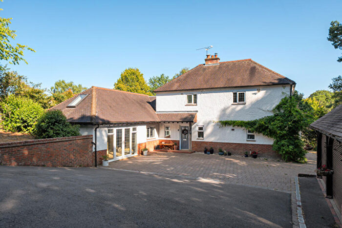 5 Bedroom Detached House For Sale In Echo Barn Lane, Wrecclesham, Farnham, GU10