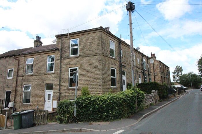 2 Bedroom Property For Sale In Brookroyd Lane, Birstall, Batley, WF17