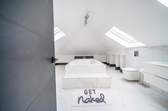 6 Bedroom Detached House For Sale In Farnham Common, Amersham, SL2