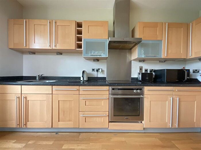 1 Bedroom Flat For Sale In Montpellier Terrace, Scarborough, YO11