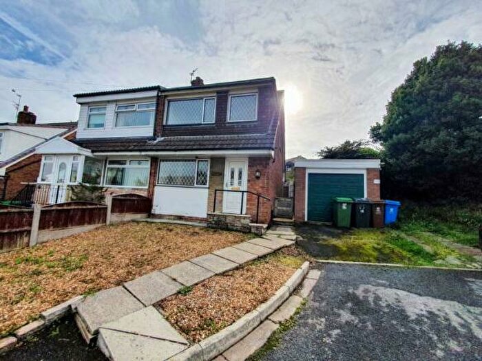 3 Bedroom House To Rent In Lynmouth Close, Chadderton, OL9