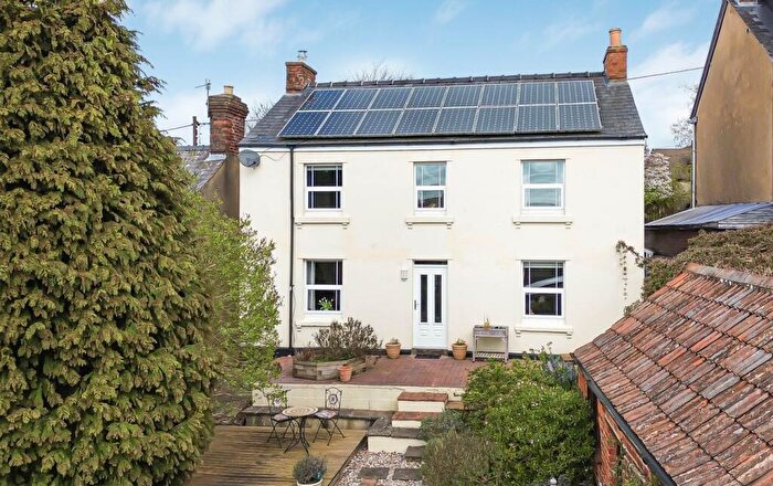 4 Bedroom Detached House For Sale In Bisley Old Road, Stroud, GL5