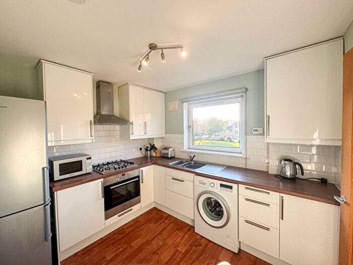 2 Bedroom Flat To Rent In Clark Place, Trinity, Edinburgh, EH5