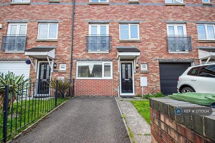 3 Bedroom Terraced House To Rent In St. Cuthberts Road, Gateshead, NE8