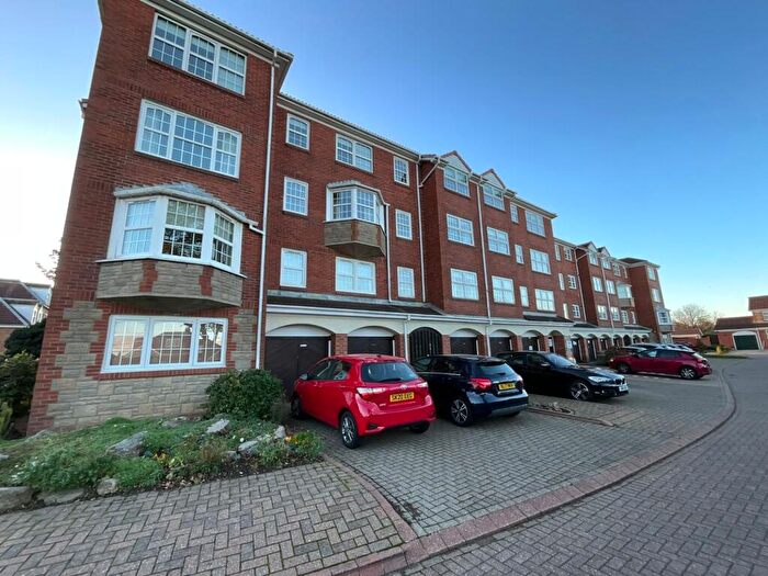 3 Bedroom Apartment For Sale In Rockcliffe, South Shields, NE33