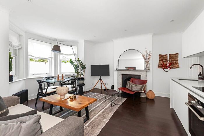 2 Bedroom Flat To Rent In Denmark Villas, Hove, BN3