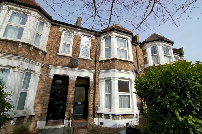 1 Bedroom Flat To Rent In Pelham Road, Wimbledon, London, SW19