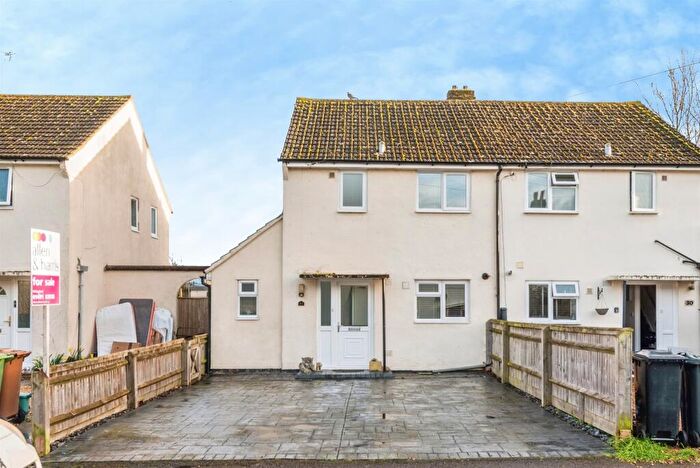 2 Bedroom Semi Detached House For Sale In Colwell Road, Berinsfield, Wallingford, OX10