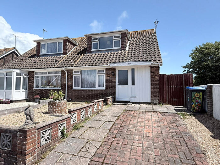 3 Bedroom Chalet For Sale In Ophir Road, Worthing, BN11