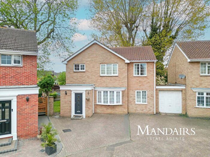 5 Bedroom Link Detached House For Sale In Barry Walk, Fletton, Peterborough, PE2