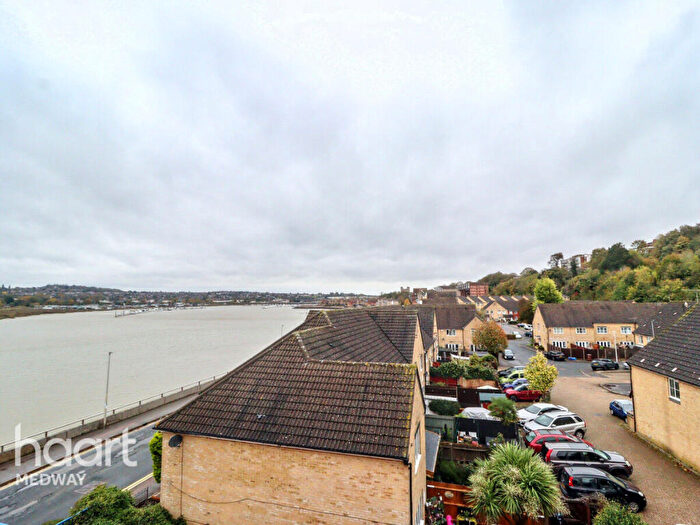 2 Bedroom Apartment To Rent In Applecross Close, Rochester, ME1