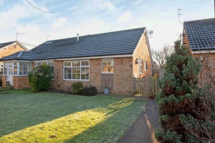 2 Bedroom Semi-Detached Bungalow To Rent In Silverdale Court, York, YO24