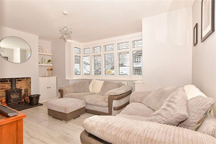 2 Bedroom Semi-detached House For Sale In Haig Avenue, Rochester, Kent, ME1
