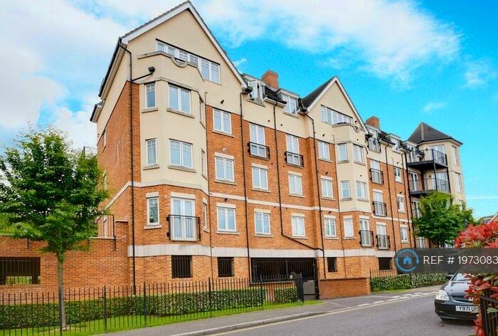 2 Bedroom Flat To Rent In Cunard Court, Stanmore, HA7
