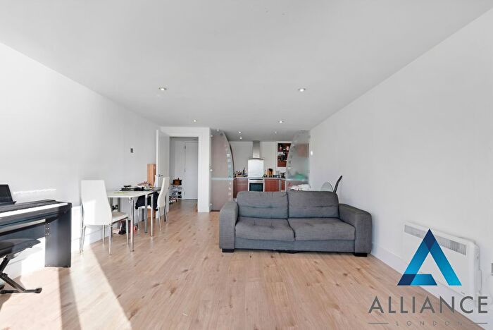 2 Bedroom Flat To Rent In Apollo Building, E14