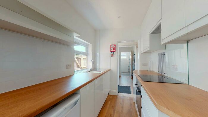 4 Bedroom House To Rent In Broad Street, Loughborough, Leicestershire, LE11