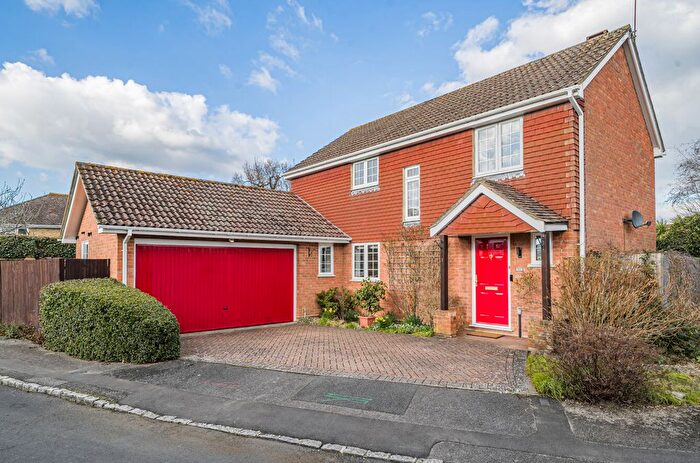 4 Bedroom Detached House For Sale In Aspen Gardens, Hook, Hampshire, RG27