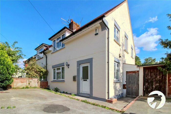 3 Bedroom Semi-Detached House To Rent In St Albans Close, Gravesend, Kent, DA12