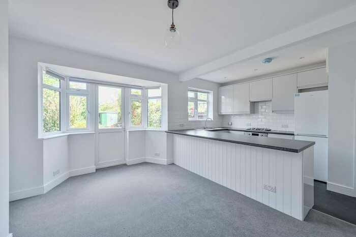 3 Bedroom End Of Terrace House To Rent In Rowan Road, Streatham Vale, London, SW16