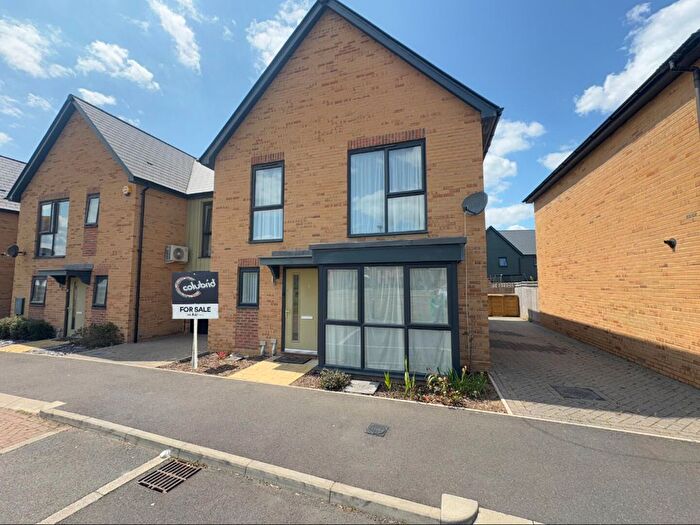 4 Bedroom Link Detached House To Rent In Fairmount Drive, South Ockendon, RM15