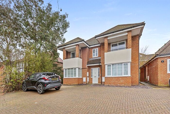 1 Bedroom Flat For Sale In Ridge Way, High Wycombe, HP13