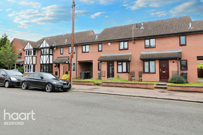 2 Bedroom Terraced House For Sale In Hurst Grove, Bedford, MK40