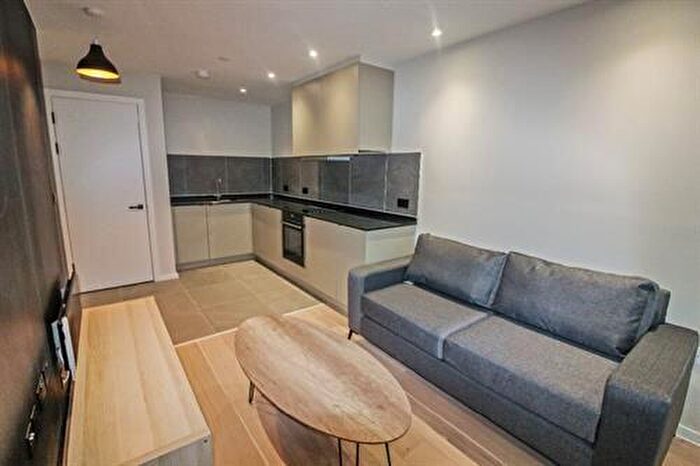 1 Bedroom Apartment To Rent In City Gardens, Castlefield, M15