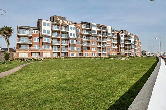1 Bedroom Flat For Sale In Rock Gardens, Bognor Regis, PO21