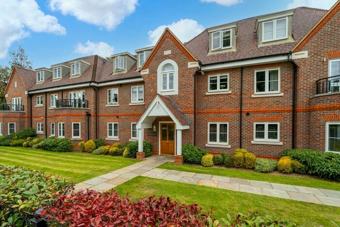 2 Bedroom Flat To Rent In Gregories Road, Beaconsfield, HP9